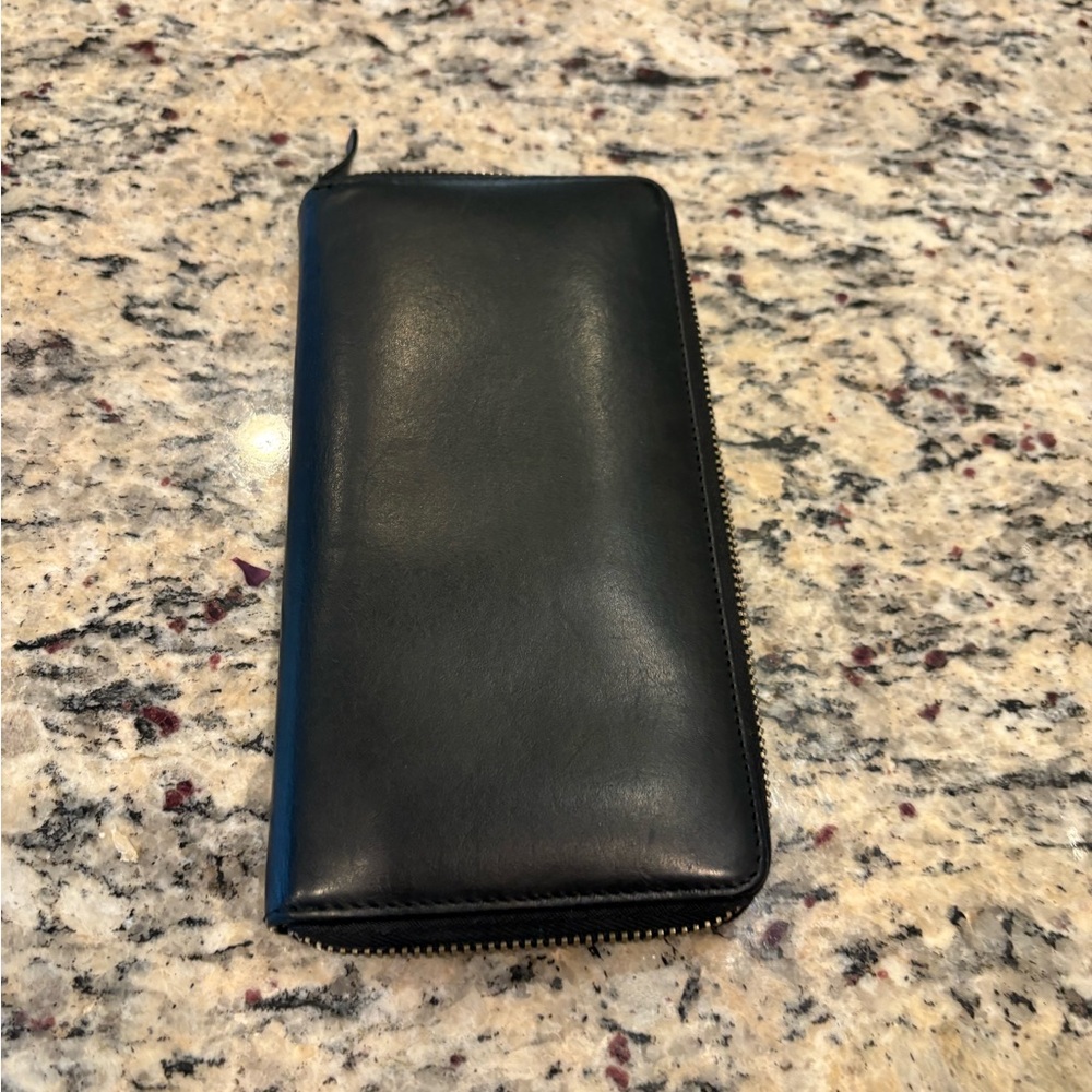 Everlane Black Leather Zip Wallet